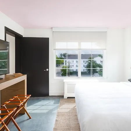 Elwood Hotel & Suites-3