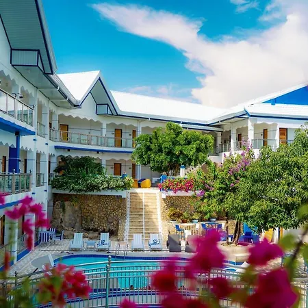 Santiago Cove Hotel And Restaurant-2