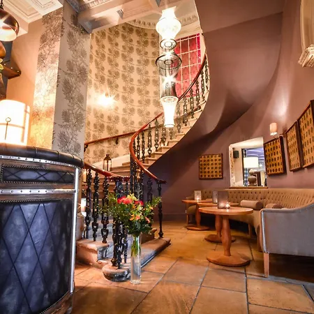 The Meadowpark Bar, Kitchen & Rooms-2