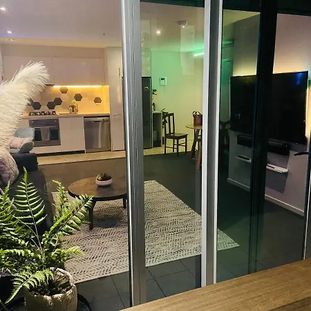 La Sky Boutique Apartment - Pool, Spa & Sauna-3