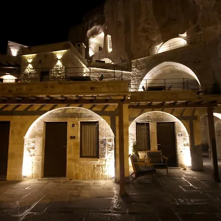 1811 Cave Hotel-2