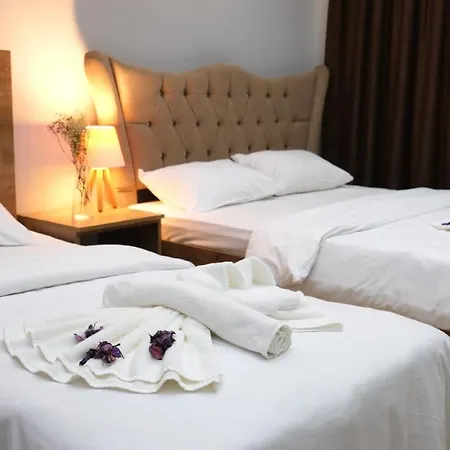 Big Molls Hotel-3