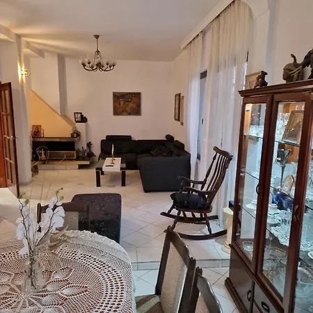 Tsar Simeon, 2 Bedroom, Living Room And Fireplace-2