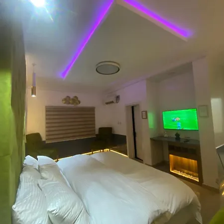 Timeless Apartment Oniru-3
