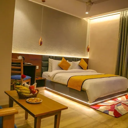 Four Leaf Hotel - Sapphire Blue, Varanasi-2