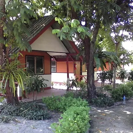 Lanta Long Beach Hostel-3