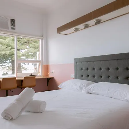 Black Swan Waterfront Motel (Adults Only)-3