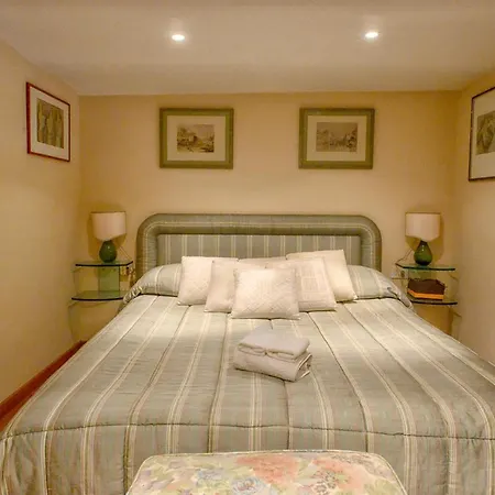 Apartment Roma Deluxe-3