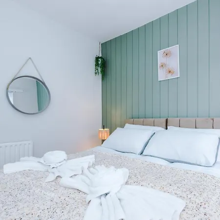 Trendy House, Close To Stadiums, Free Wifi And Car Park-3