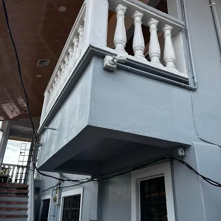 Hollywood Guesthouse-3
