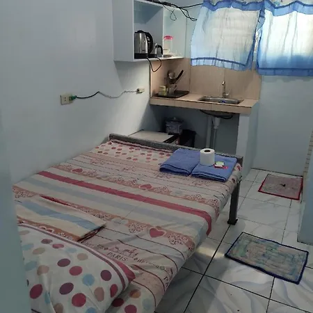 Geloxel Angeles City Guesthouse-3