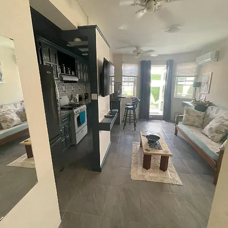 Scarlett Studios 2-Us Embassy & America Uni 7 Mins Drive- Lloyd Erskine Centre & Ross Uni 5 Mins Drive - Holidays-The 1 Night Resv Inc Airport & Embassy Round Trip 2Nd Option Inc Breakfast-Choose Option 2 Min 3 Nights For Car With Accom-2