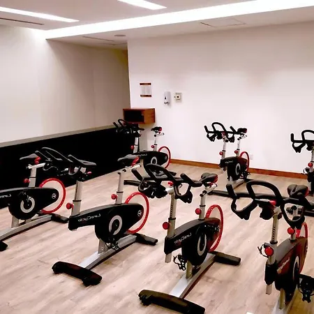 Beautiful Hi-Rise, King Size, Hs Wi-Fi, Pool, Gym-2