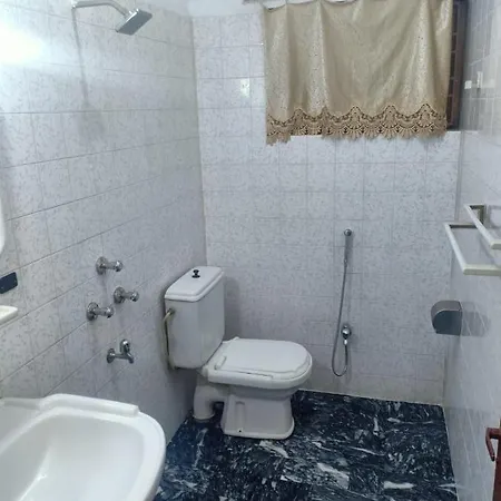 Room With Separate Entrance & Parking & Fast Wifi-2