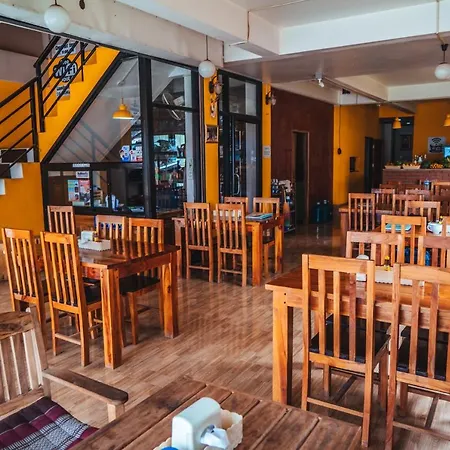 Vang Vieng Sunset Guesthouse & Restaurant-3