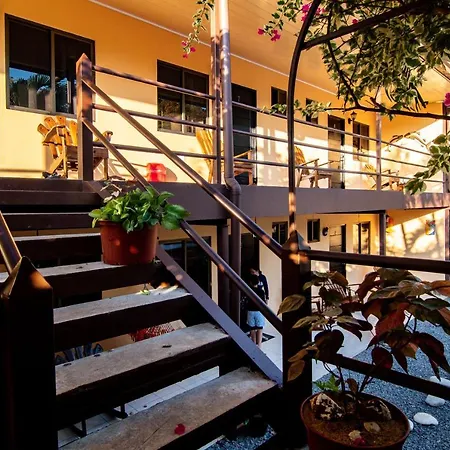 Roxy'S Bed & Breakfast-2