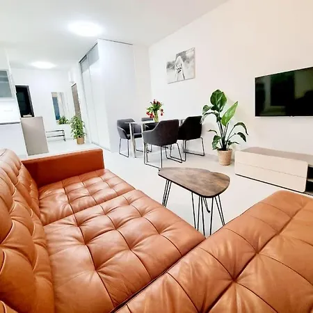 Florian Garden Apartment With Private Parking-3