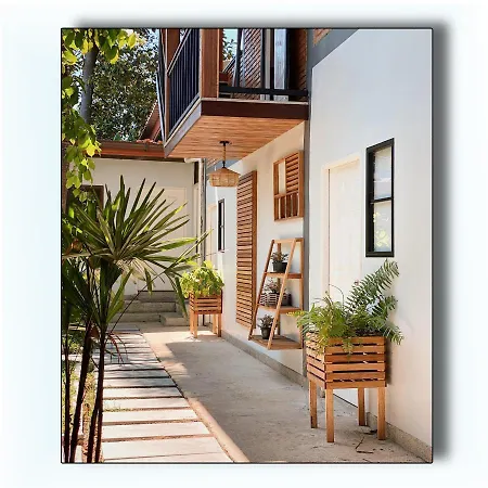 The Reef Hotel & Studios-3