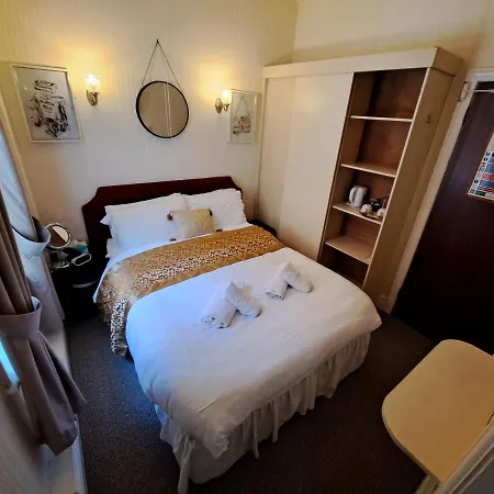 Oyo Lily Hotel Blackpool-2
