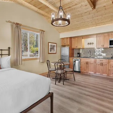Patricia Lake Bungalows-2