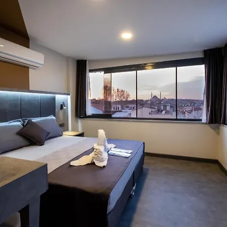 The Queen Hotel-3