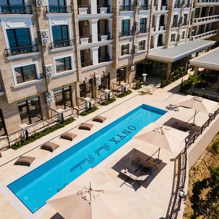 Onyx Beach Residence - Free Beach Access & Parking-2