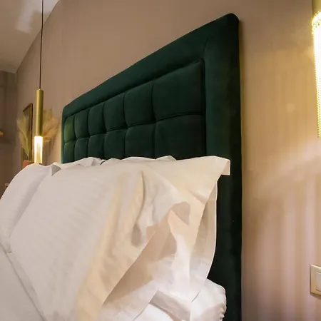 Marizas Luxury Suites #1-2