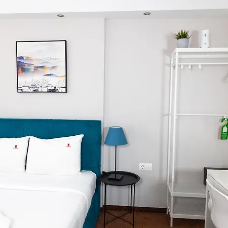 City Plaza Apartments & Rooms-3