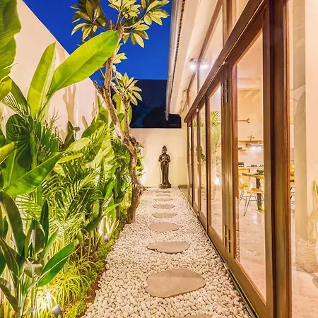 New Fresh 3Bd Prime Location Villa-3