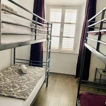 Kingslanding Old Town Hostel-3