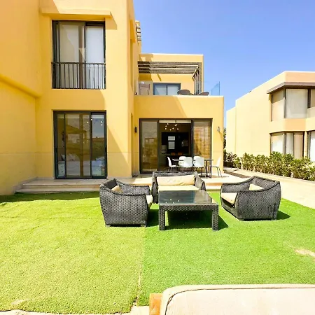 Luxury 3 Bedrooms Town House-3
