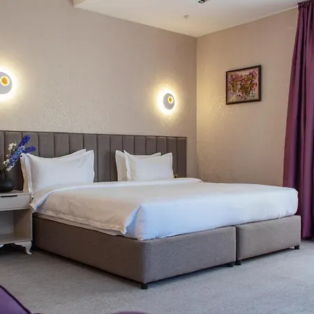 Orient Hotel Bishkek-3