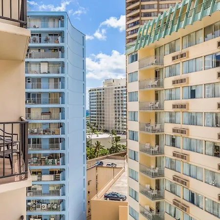 Castle At Palms At Waikiki-3