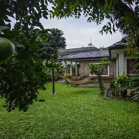Fish Tail Lodge-2