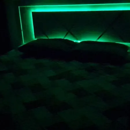 غرفة سنجل بحمام خاص لمزيد من الخصوصية Single Room With Private Bathroom For More Privacy Номер С Отдельной Ванной Комнатой Для Большей Конфиденциальности Chambre Avec Salle De Bain Privee Pour Plus D'Intimite-2
