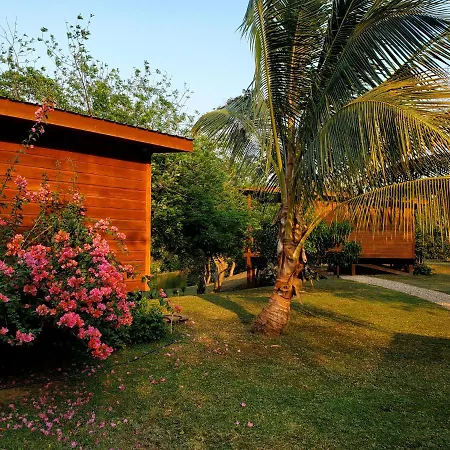 Yumas Riverfront Lodge-3
