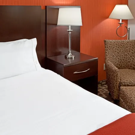 Holiday Inn Express Maspeth By Ihg-3