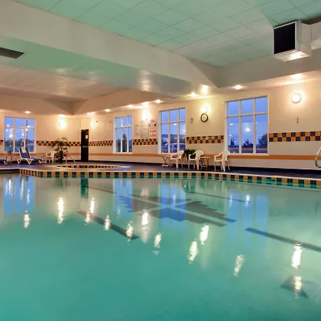 Holiday Inn Express Airport Calgary By Ihg-2