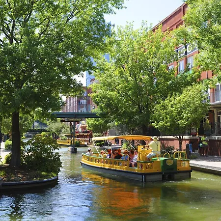 Holiday Inn Express & Suites Oklahoma City Downtown - Bricktown By Ihg-2