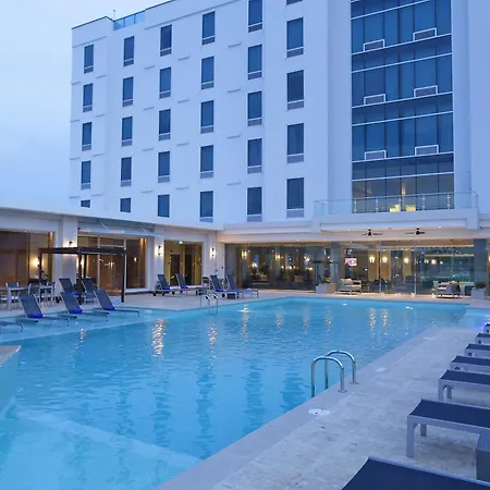 Crowne Plaza Airport By Ihg-3