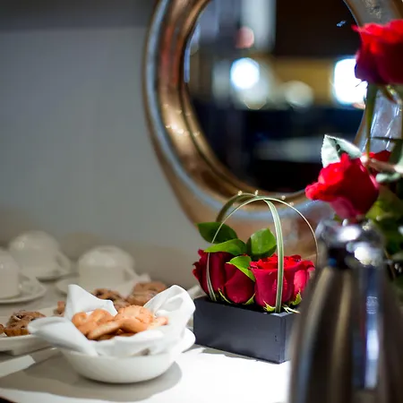 Hotel 93 Luxury Suites By Preferred-3