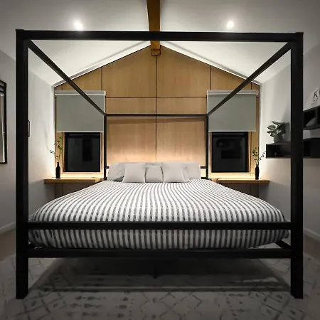 Open Airy Custom Designed Home - 2Kings - Sleeps 14-2