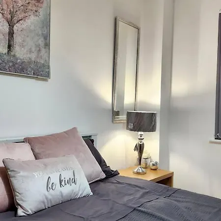 Stylish 2 Bed/Bath Apartment-3