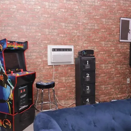 Stylish & Comfy Central Location-2