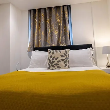 3 Bedrooms Flat -Wifi-Freeparking-Babycot-15Min To Pepys Park-2