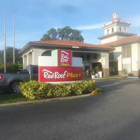 Red Roof Plus+ & Suites Tampa-3