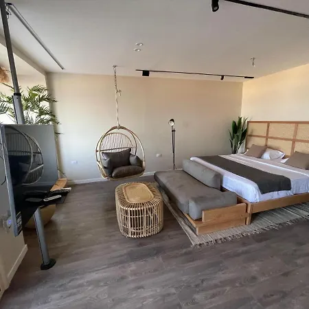 Suite 69-2