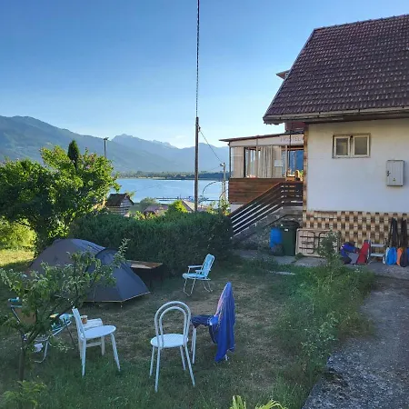 Bear Hug Lodge-2