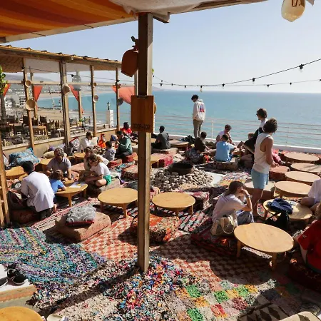 Locals Taghazout Surfcamp-2