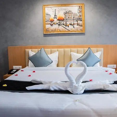 Hotel Tulips Grand-2